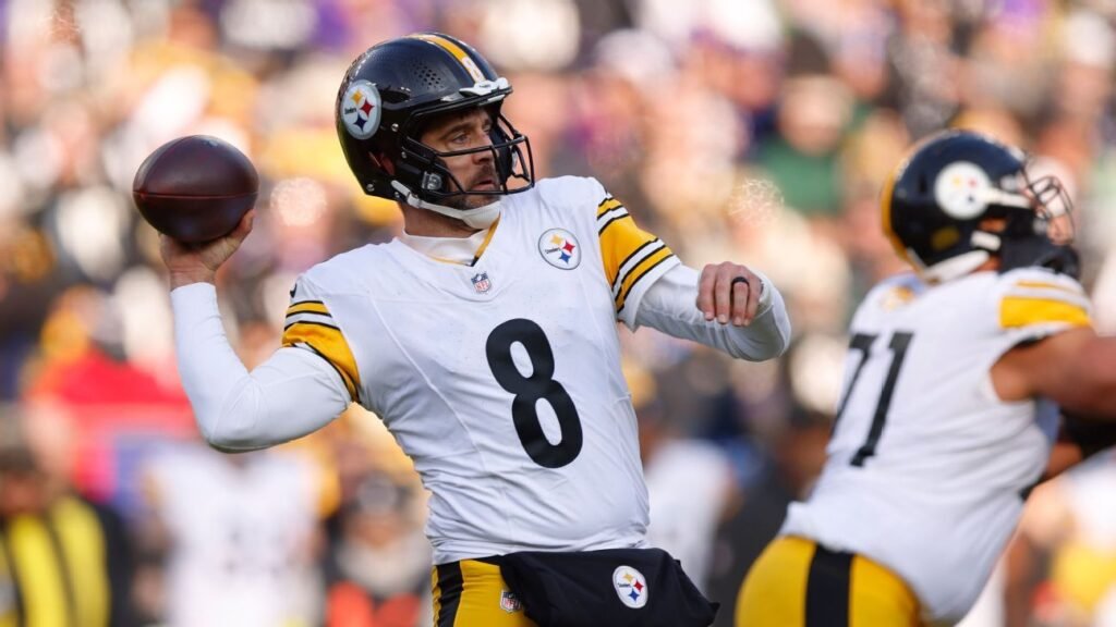 Aaron Rodgers re-signs: How he fits the Steelers' offense
