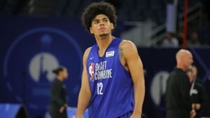 Arizona star Koa Peat to remain in NBA draft, sources say