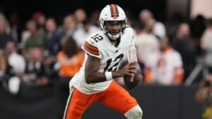 Deion: Shedeur endured 'hell' in predraft, as rookie with Browns