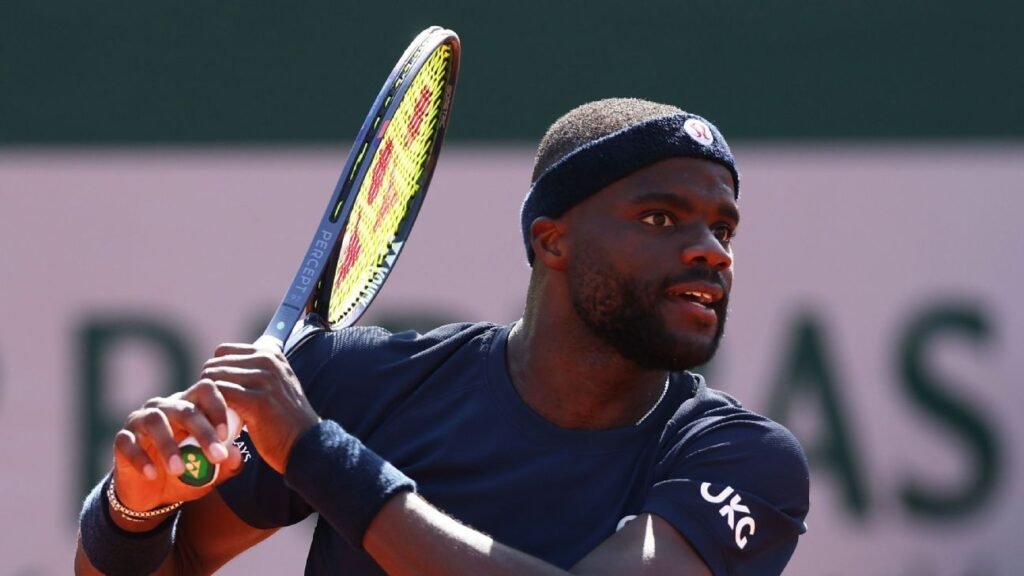 Frances Tiafoe recovers racket from fan after French Open celebration