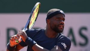 Frances Tiafoe recovers racket from fan after French Open celebration