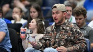 Johnny Manziel dominates in MMA debut, says he won't fight again