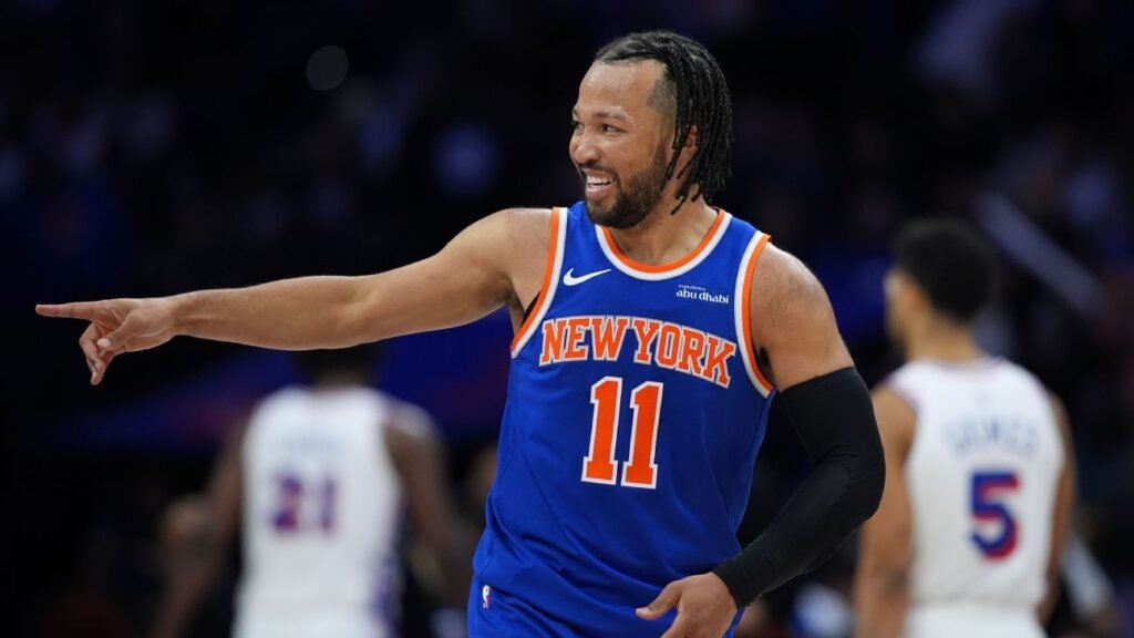 Knicks, fans feel right at home with sweep of 76ers in Philly
