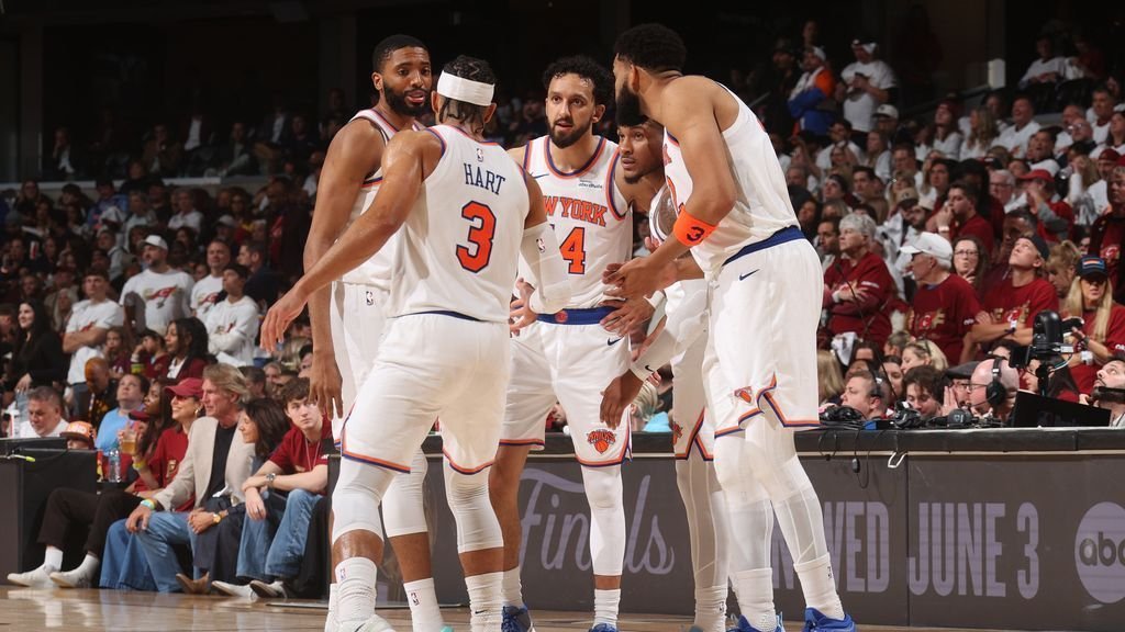 Knicks overwhelm Cavaliers again to take 3-0 series lead