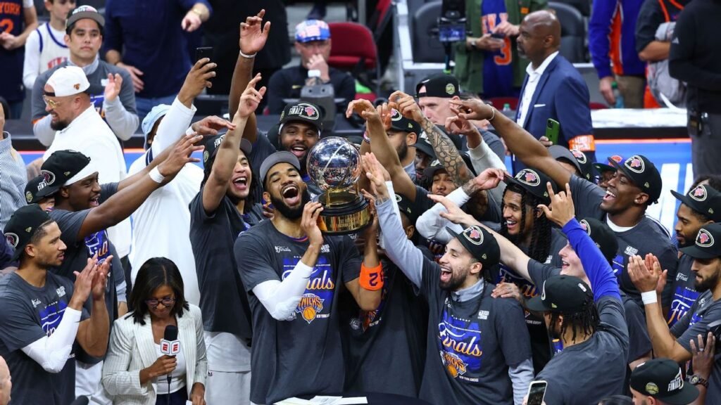Knicks sweep Cavs, return to NBA Finals for 1st time since 1999
