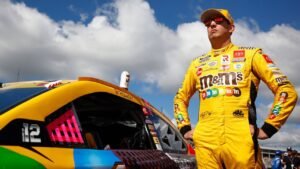 Kyle Busch receives tributes before, during Indianapolis 500