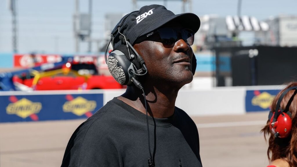 Michael Jordan reconnects with old high school teacher in hospice care