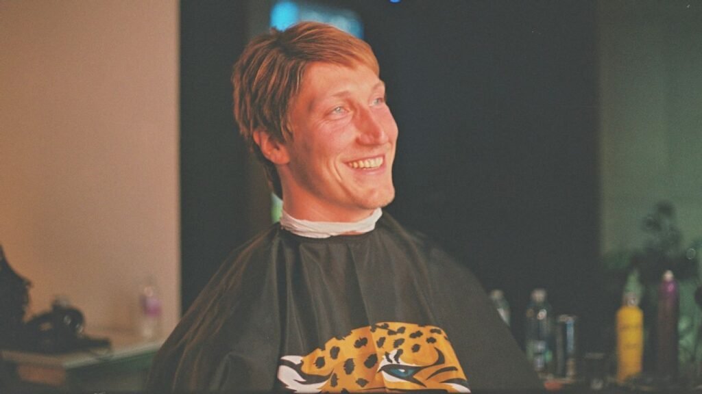 Trevor Lawrence's family, friends voiced concern over faux haircut