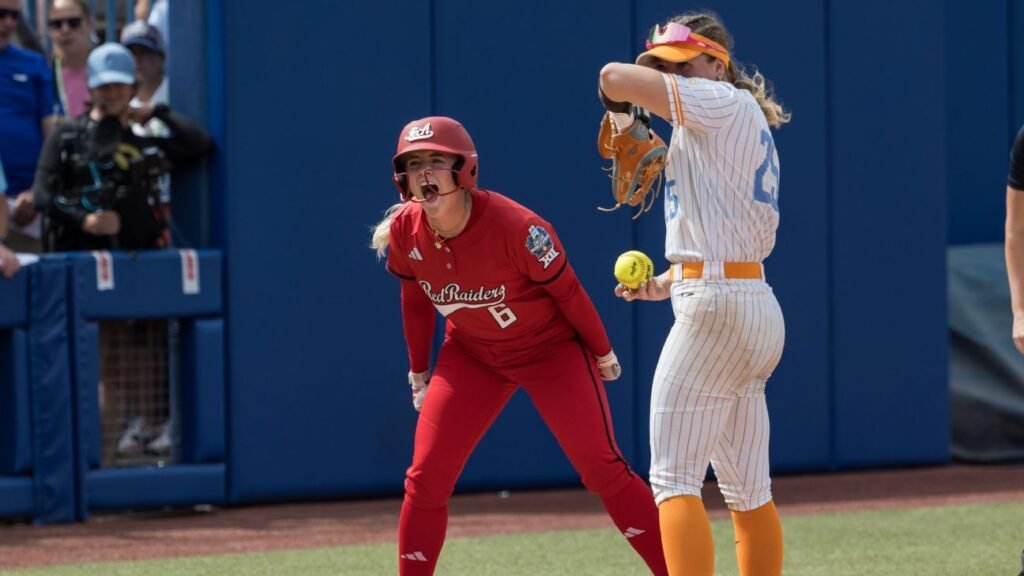 UT's Weekly calls Panell's handshake accusation 'outright lie'