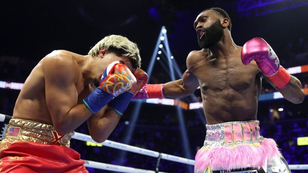 Fight results: 'Boots' Ennis stops Zayas; Whittaker shines