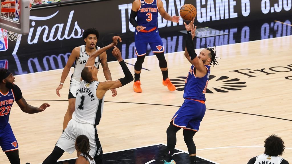Knicks rally again vs. Spurs, capture first NBA title since 1973