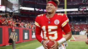 Sources: Chiefs' Patrick Mahomes to make over $500M in reworked deal