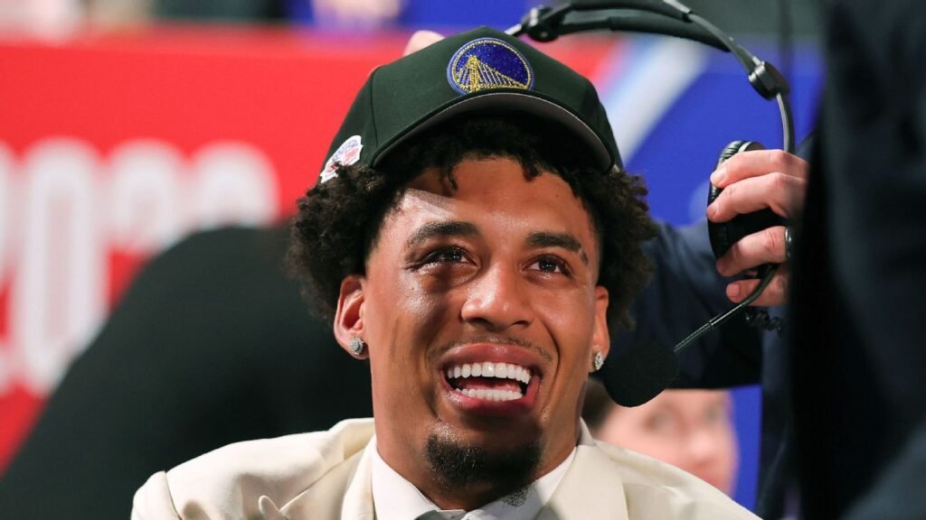 Steph Curry jokes with Yaxel Lendeborg about how new teammate 'used to hate' him