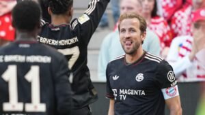Transfer rumors, news: Barcelona eye Kane, plus two forwards