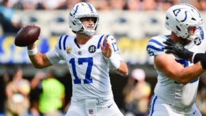 Which NFL breakouts, nosedives will continue in 2026 season?