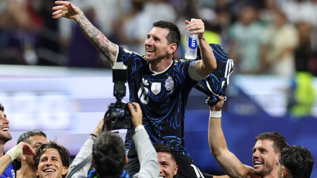 Argentina stun England with late rally to reach World Cup final
