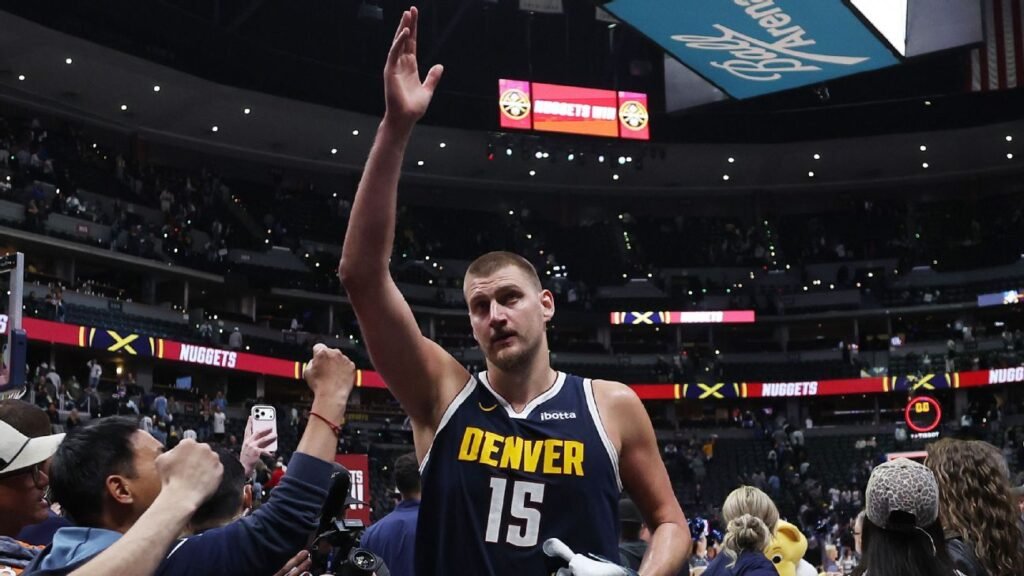 Jokic opts to wait on Nuggets extension until next summer