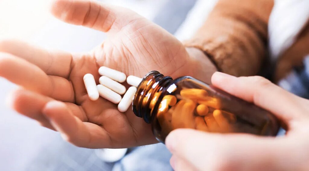 Largest Opioid Study Ever Finds Popular Painkillers Offer Limited Relief and Serious Risks