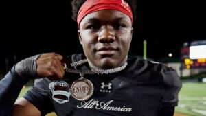Ranking the top 25 college football recruits regardless of class