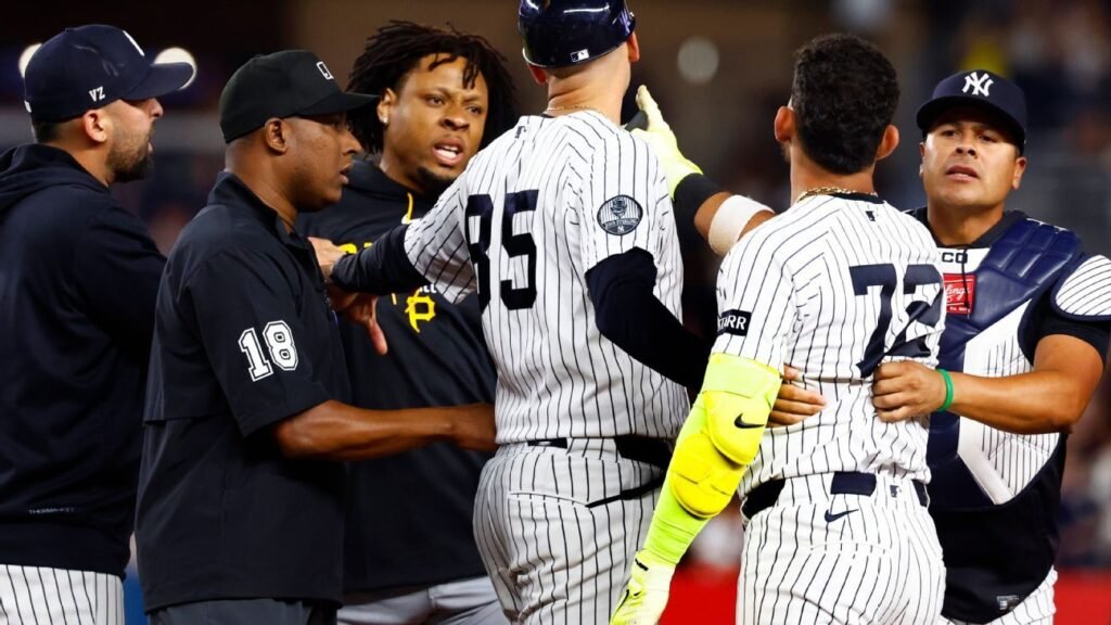 Santana shouts at Caballero in Yankees' win over Pirates
