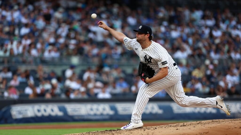 Yankees' Boone: Decision to stay with Cole 'falls on me'